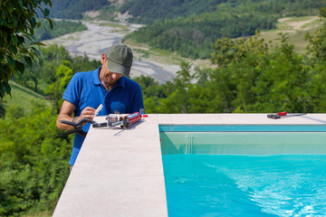 Entretien de piscine : maintenance et réparations